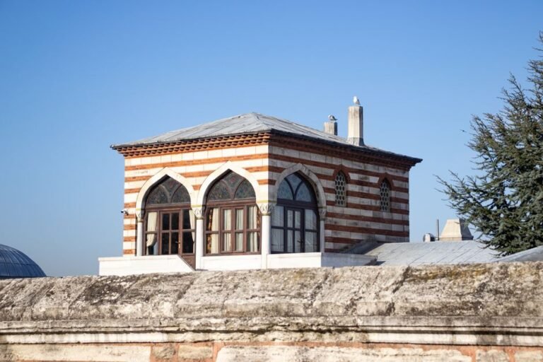 The Subaşızadeler Family: Bridging the Ottoman Empire to the Turkish Republic