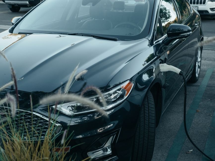 PHEV Range Reality: Unpacking Hybrid Claims for Your California Road Trip